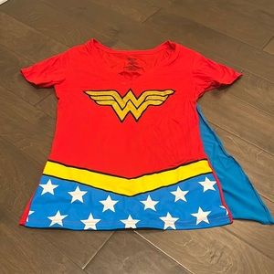 Wonder Woman tshirt with detachable cape. Size large runs small. Worn once